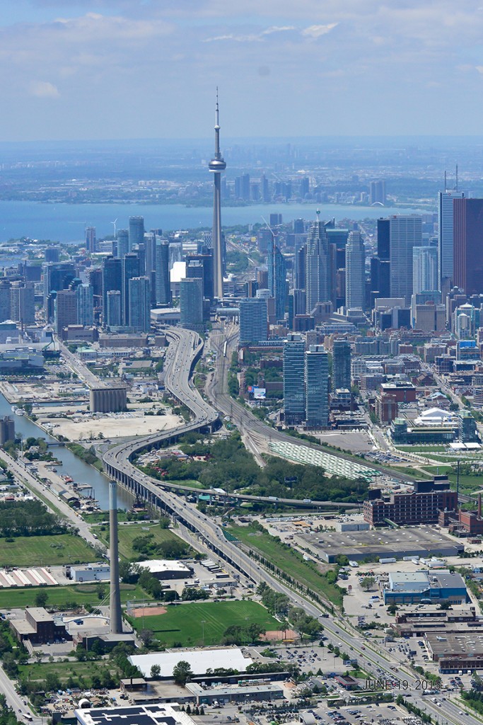 Toronto Gardiner Expresway to Downtown
